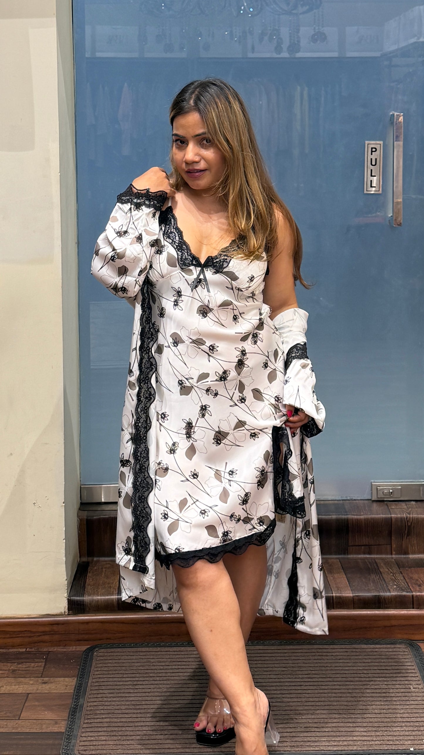 Ivory Floral Satin Nightdress with Lace Detail & Robe – Elegant 3-Piece Nightwear Set