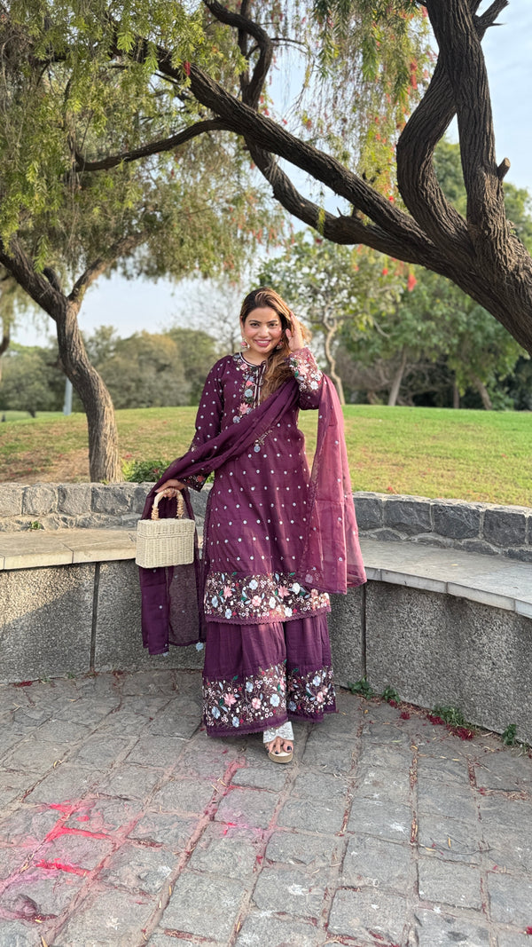 "Noor wine Sharara"
