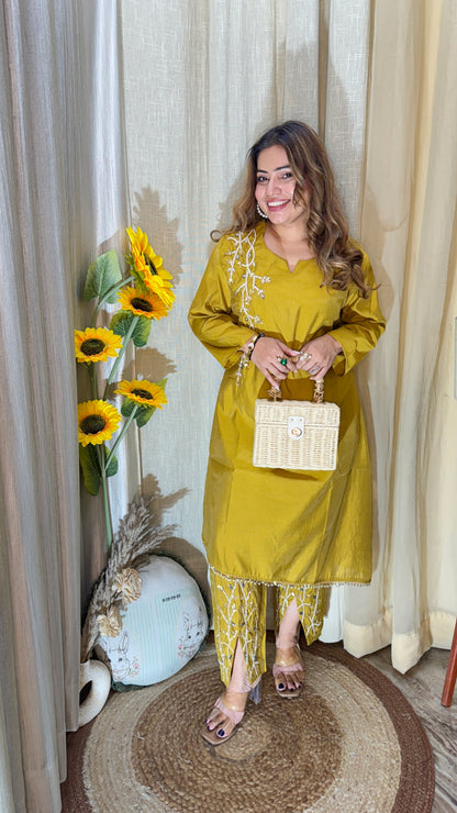 Elegant Embroidered Cotton Chanderi Kurta Set