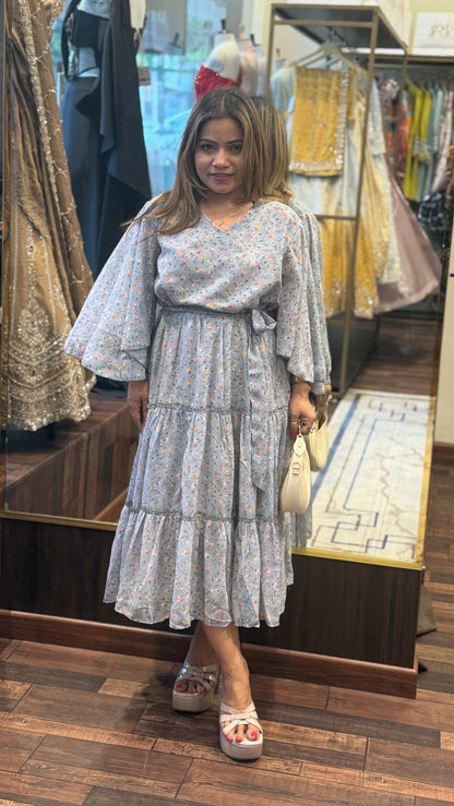 Elegant Floral Tiered Midi Dress with Puff Sleeves